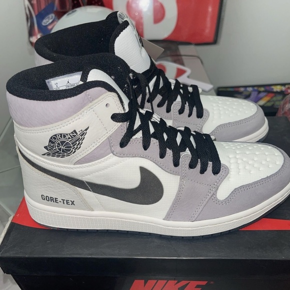 Air Jordan 1 High Element GORE-TEX light Bone Size 9 - Picture 3 of 5